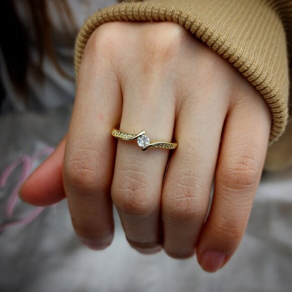 Classic Crystal Engagement Ring - Picture 1 of 4